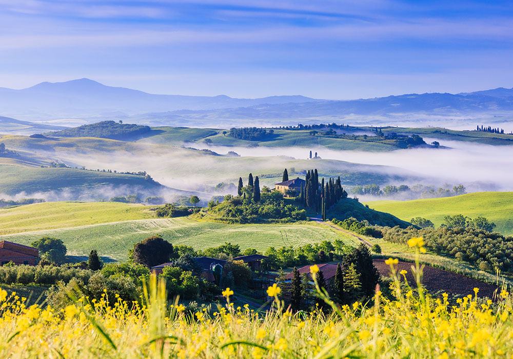 피엔차 마을과 발도르차 구릉 전망
